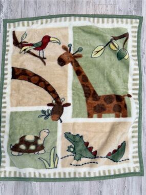 Plush Giraffe & Jungle Animals Baby Blanket in Green and Tan